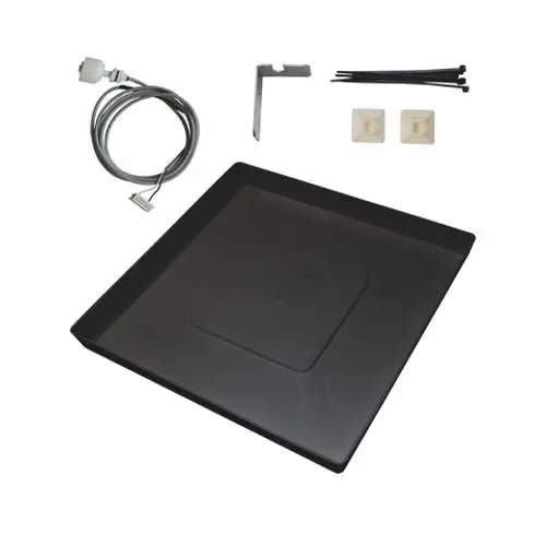 Kondensat-Überlaufschutz-Set von Roth, bestehend aus einer schwarzen Auffangwanne, Kabel, Halterung, zwei Halterungen und Kabelbindern.